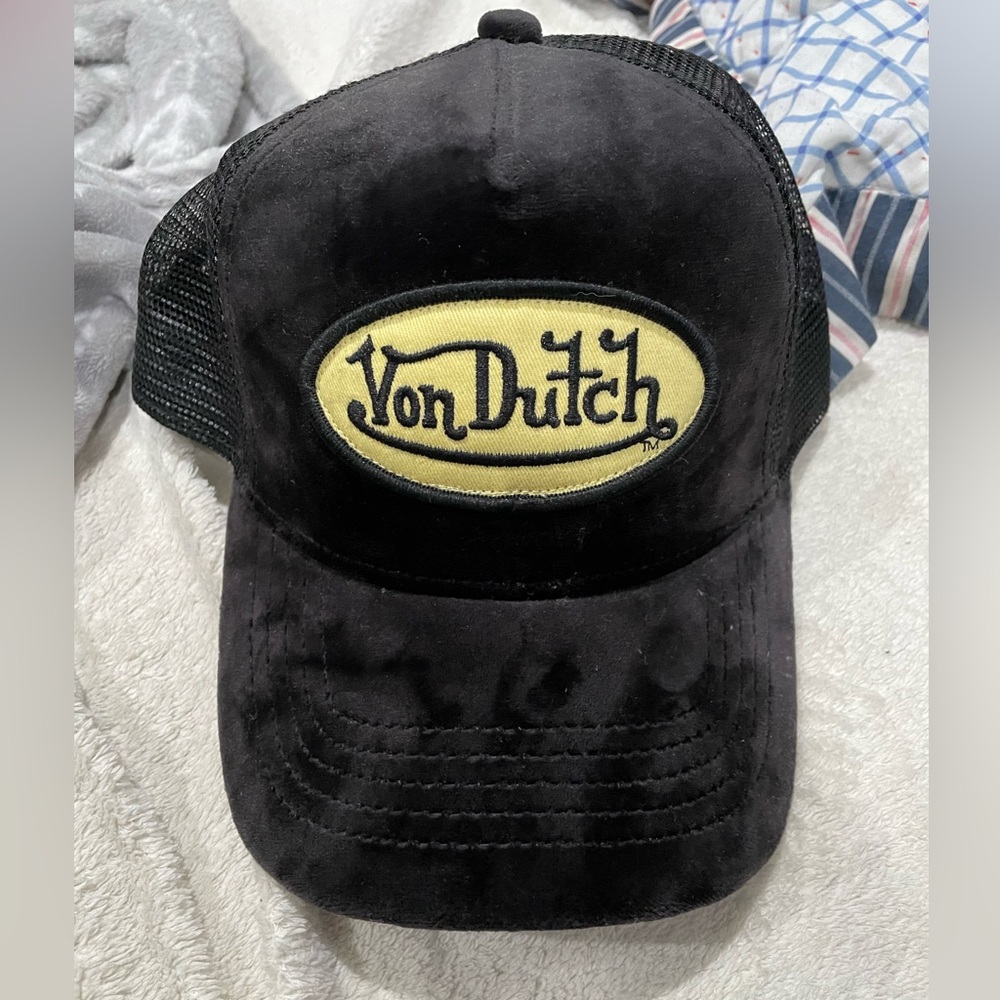 Von Dutch velvet hat